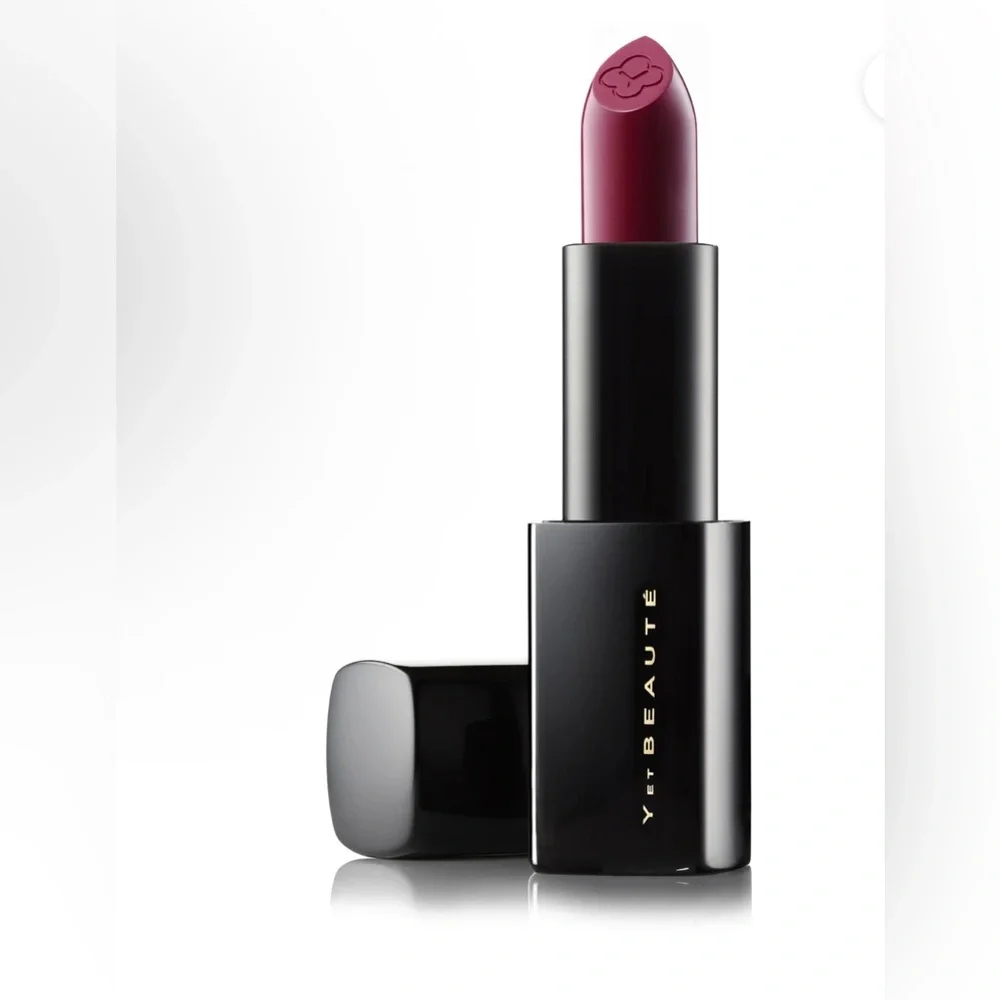 Y ET BEAUTÉ HIGH PERFORMANCE LIPSTICK - CALME. NEW IN BOX. ORGANIC.